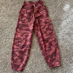 pink camo baggy sweats